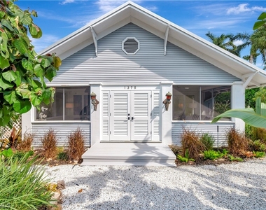 1375 Gordon Drive - Photo Thumbnail 2