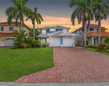 590 110th Avenue N - Photo Thumbnail 1