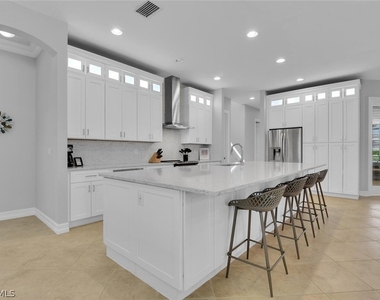 590 110th Avenue N - Photo Thumbnail 8