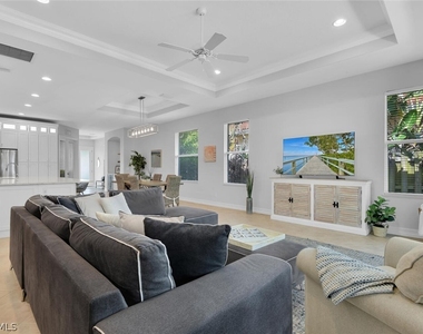 590 110th Avenue N - Photo Thumbnail 4