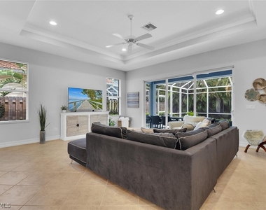 590 110th Avenue N - Photo Thumbnail 5