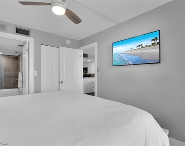 890 S Collier Boulevard - Photo Thumbnail 2