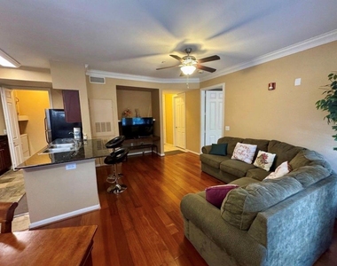 7575 Kirby Drive - Photo Thumbnail 12