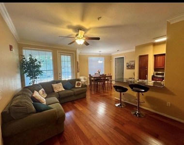 7575 Kirby Drive - Photo Thumbnail 3