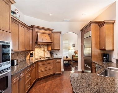 1849 N Bahama Avenue - Photo Thumbnail 7