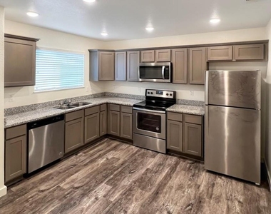 21155 Gosling Road - Photo Thumbnail 5
