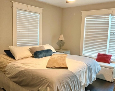 4314 Gano St - Photo Thumbnail 5