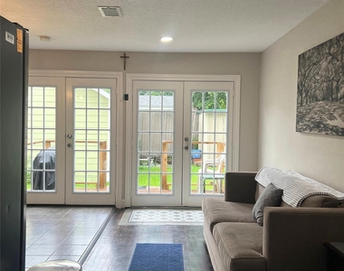 4314 Gano St - Photo Thumbnail 2