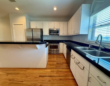 9833 Sandra Ann Court - Photo Thumbnail 16