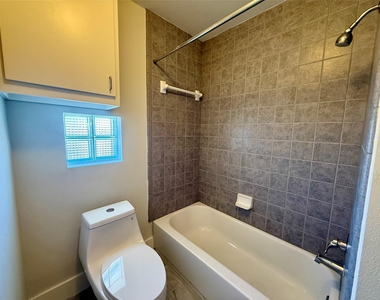 9833 Sandra Ann Court - Photo Thumbnail 21