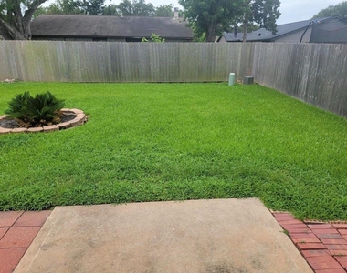 17303 Box Canyon Drive - Photo Thumbnail 12