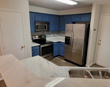 17303 Box Canyon Drive - Photo Thumbnail 6