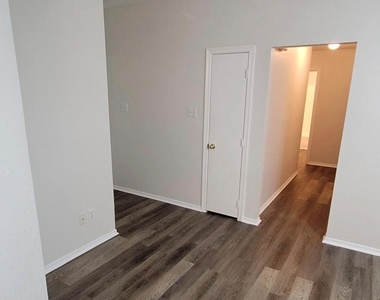 17303 Box Canyon Drive - Photo Thumbnail 11
