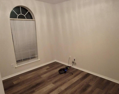 17303 Box Canyon Drive - Photo Thumbnail 10