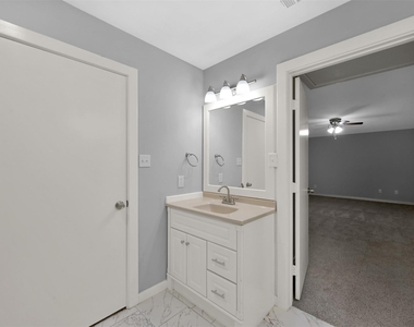 15876 Pecan Drive - Photo Thumbnail 9