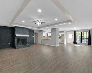 15876 Pecan Drive - Photo Thumbnail 4