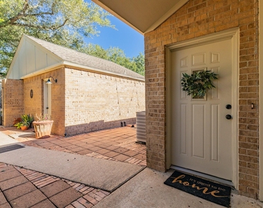 1814 Veranda Drive - Photo Thumbnail 5