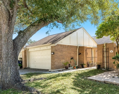 1814 Veranda Drive - Photo Thumbnail 2