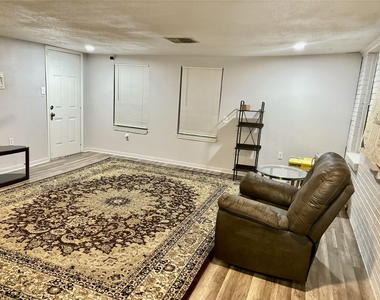 4014 Farmer Street - Photo Thumbnail 4