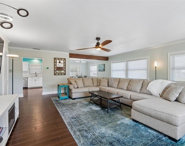 604 7th Avenue Sw - Photo Thumbnail 5