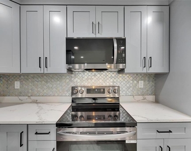 1025 Apollo Beach Boulevard - Photo Thumbnail 7