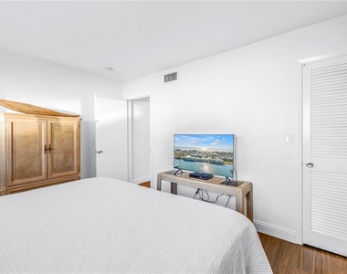 6161 Gulf Winds Drive - Photo Thumbnail 13