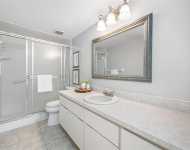1100 E Bay Drive - Photo Thumbnail 17