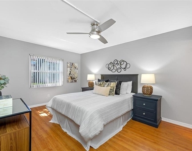 1100 E Bay Drive - Photo Thumbnail 13