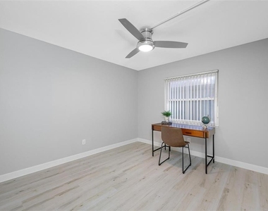 1100 E Bay Drive - Photo Thumbnail 16