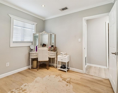 2302 S Arrawana Avenue - Photo Thumbnail 43