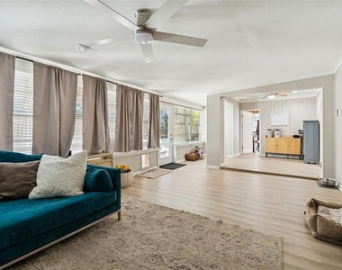 2302 S Arrawana Avenue - Photo Thumbnail 35