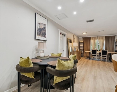 2302 S Arrawana Avenue - Photo Thumbnail 15