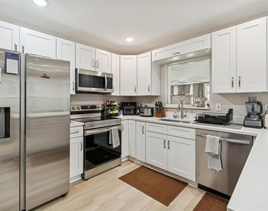 2302 S Arrawana Avenue - Photo Thumbnail 20