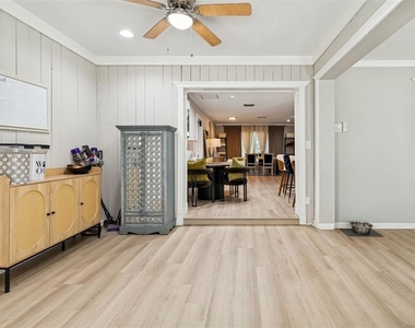 2302 S Arrawana Avenue - Photo Thumbnail 29