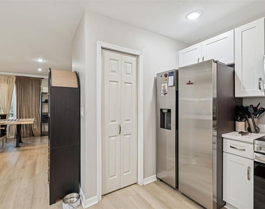 2302 S Arrawana Avenue - Photo Thumbnail 25