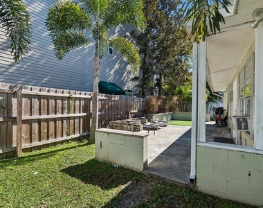 2302 S Arrawana Avenue - Photo Thumbnail 51