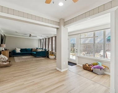 2302 S Arrawana Avenue - Photo Thumbnail 26