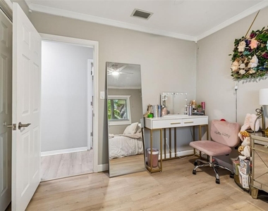 2302 S Arrawana Avenue - Photo Thumbnail 41