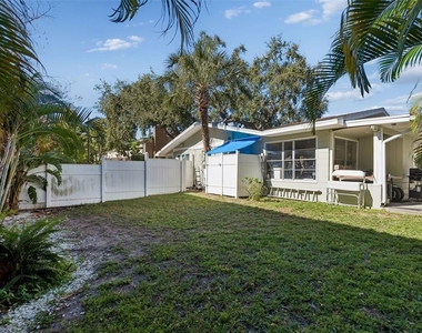 2302 S Arrawana Avenue - Photo Thumbnail 53