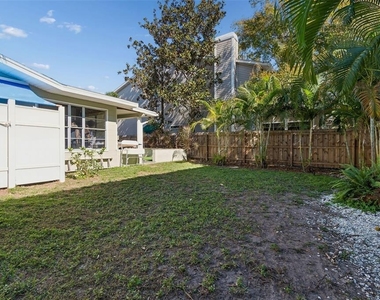 2302 S Arrawana Avenue - Photo Thumbnail 55