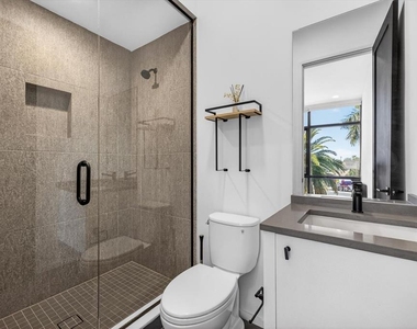 94 W Davis Boulevard - Photo Thumbnail 22