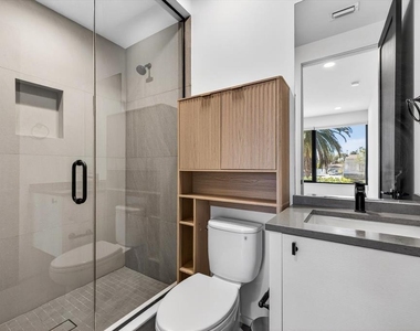 94 W Davis Boulevard - Photo Thumbnail 10