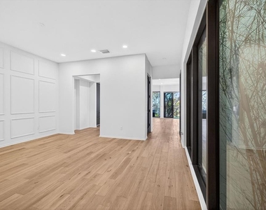 94 W Davis Boulevard - Photo Thumbnail 23