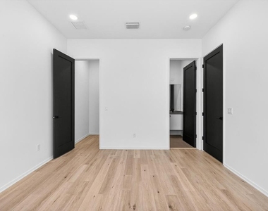 94 W Davis Boulevard - Photo Thumbnail 21