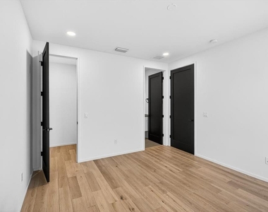 94 W Davis Boulevard - Photo Thumbnail 9