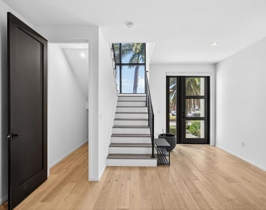 94 W Davis Boulevard - Photo Thumbnail 7