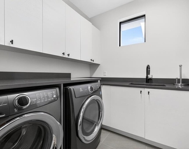 94 W Davis Boulevard - Photo Thumbnail 35