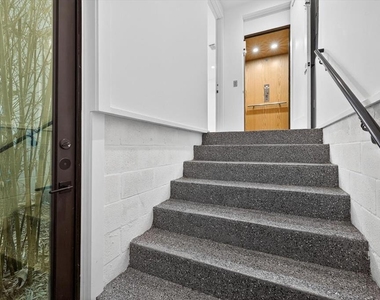 94 W Davis Boulevard - Photo Thumbnail 12