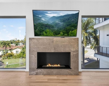 94 W Davis Boulevard - Photo Thumbnail 28