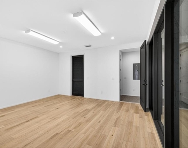 94 W Davis Boulevard - Photo Thumbnail 6